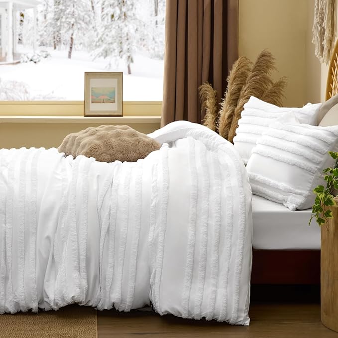 BEDELITE Boho Comforter Set Queen Size, White Tufted Striped Bed Set 3 Pieces, Soft Vintage Farmhouse Comforter for All Seasons, Boho Home Decor,Fluffy Jacquard Bedding with 2 Pillow Shams