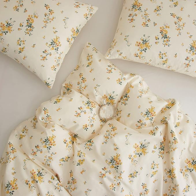 EAVD Yellow Floral Comforter Set Full Bed White Soft Microfiber Chic Garden Floral Bedding Set 1 Full Comforter and 2 Pillowcases Reversible Botanical Comforter Set for All-Season