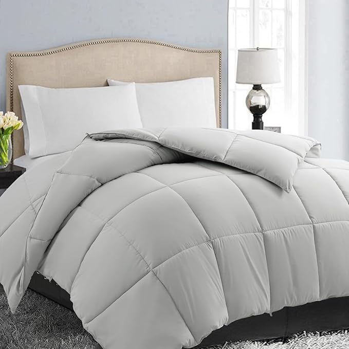 EASELAND Oversized Queen Down Alternative Comforter - Quilted Duvet Insert for All Seasons, Soft Lightweight with Corner Tabs, Summer Winter Warm Bedding, Light Grey 98×98 Inches