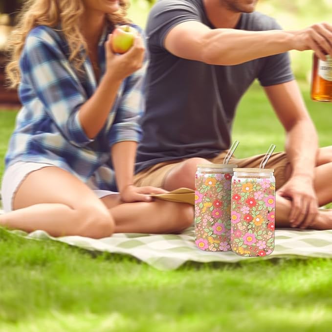 Cute Floral Iced Coffee Cup, Daisy Flower Glass Tumbler, 16 oz Aesthetic Coffee Glass Cup with Lid Straw, Christmas Birthday Gifts for Women Teen Girls Sister Her