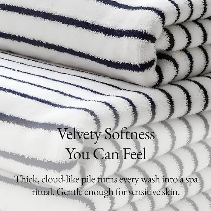 Italic Ultraplush 100% Australian Cotton Hand Towels - Set of 2 Luxury Hand Towels, Ultra Plush and Highly Absorbent 800GSM Resort Grade, Striped (White and Blue)