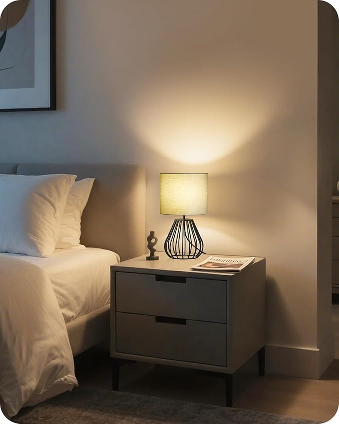 Green and Black Table Lamp, Small Bedside Lamp with Metal Base & Green Linen Lampshade, Modern Nightstand Lamp, Cute Desk Lamp for Bedroom, Living Room, 2700K LED Bulb Included, J06TL05