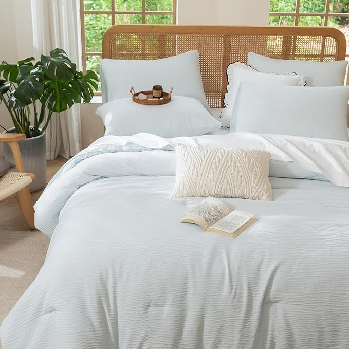 Queen Comforter Set Glacier Blue, 3 Pieces Double-Layer Crinkle Gauze Soft Bedding for All-Season Lightweight Warmth with 2 Pillowcases