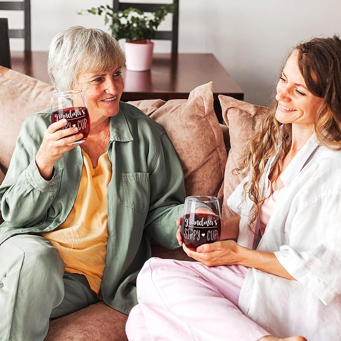 Futtumy Grandma’s Sippy Cup Stemless Wine Glass, Grandma Wine Glass, Grandma Christmas Gifts from Grandkids, Mothers Day Gifts for Grandma, Grandma Gifts for Grandmother New Grandma Nana Mimi