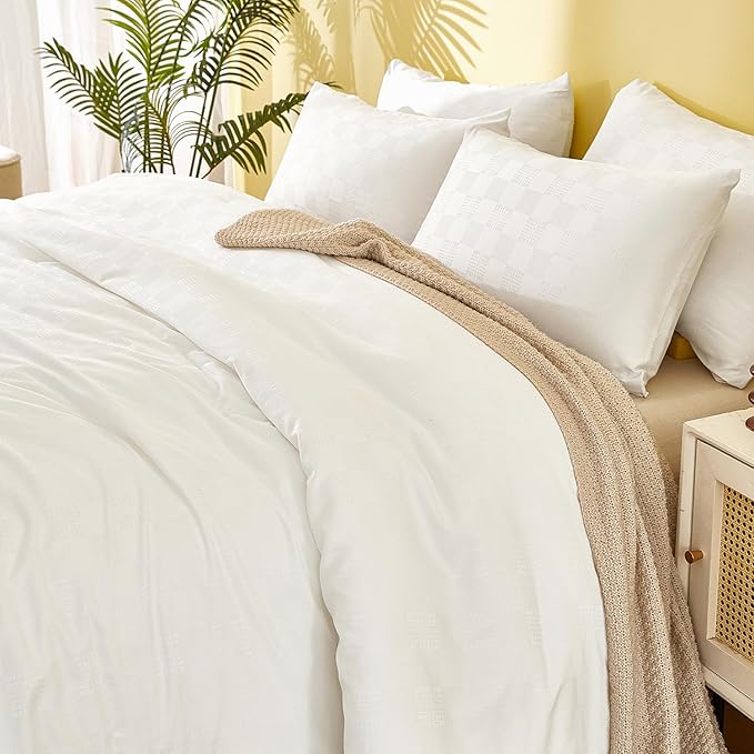 King Comforter Set - White Waffle Checkered Bedding, All-Season Lightweight Breathable Textured Thermal-Regulating Design, Pillowcases Combo for Year-Round Comfort