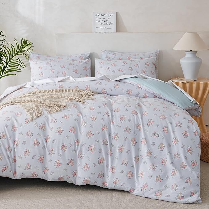 King Comforter Set Floral 3 Pieces Soft Cute Floral Bedding Comforter Lightweight Blue Garden Style Floral Botanical Comforter Set for All Seasons 1 Comforter and 2 Pillowcases