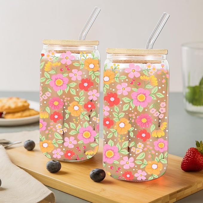 Cute Floral Iced Coffee Cup, Daisy Flower Glass Tumbler, 16 oz Aesthetic Coffee Glass Cup with Lid Straw, Christmas Birthday Gifts for Women Teen Girls Sister Her