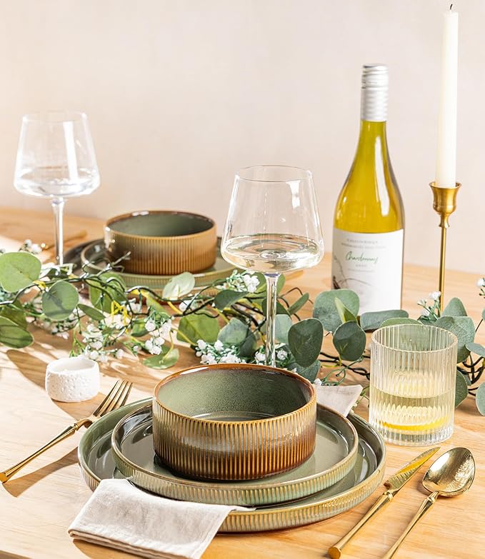 TheTerra Ceramic Dinnerware Sets for 6, 18 Pieces Porcelain Lightweight Plates and Bowls Sets, Scratch Resistant Dish Set, Oven & Microwave & Dishwasher Safe, Brown Green