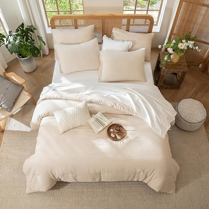 3 Pieces Beige King Comforter Set, Lightweight Double-Layer Crinkle Gauze All Season Soft Bedding (90x104 in Comforter & 2 Pillowcases)