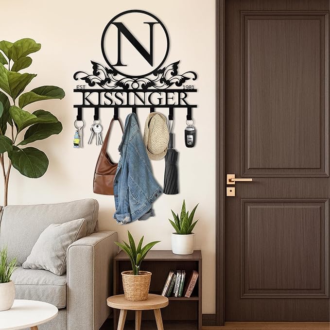 Personalized Metal Key Holder Wall Mount, Custom Family Name Key Holder for Wall, Decorative Key Rack, Home Decor for Entryway Kitchen Hallway Bedroom, Housewarming Gifts Color02