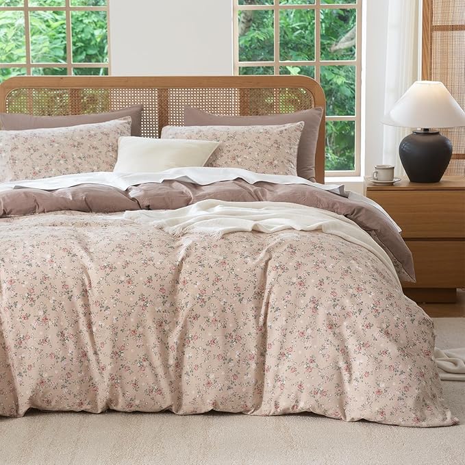 Comforter Queen Set Floral 3 Pieces Soft Cute Fresh Floral Bedding Lightweight Garden Style Floral Botanical Comforter for All Seasons and 2 Pillowcases