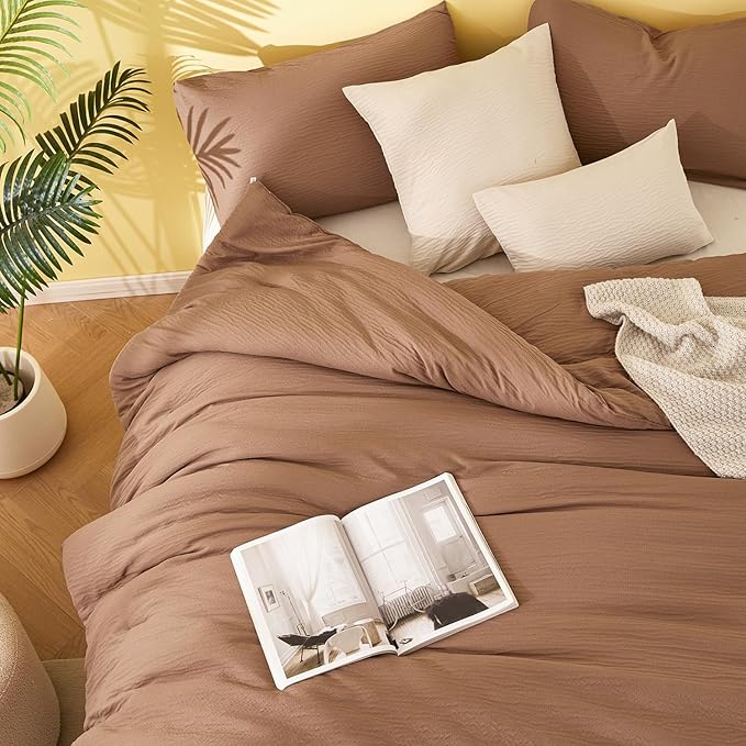 Queen Comforter Set, Double-Layer Crinkle Gauze Cocoa Brown Bed Set, 3 Pieces Soft Bedding for All-Season, Lightweight Warmth with 2 Pillowcases