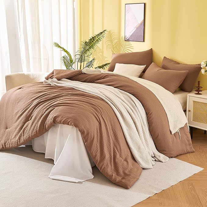 3 Pieces Brown Queen Comforter Set, Lightweight Double-Layer Crinkle Gauze Brown All Season Soft Bedding (90x90 in Comforter & 2 Pillowcases)