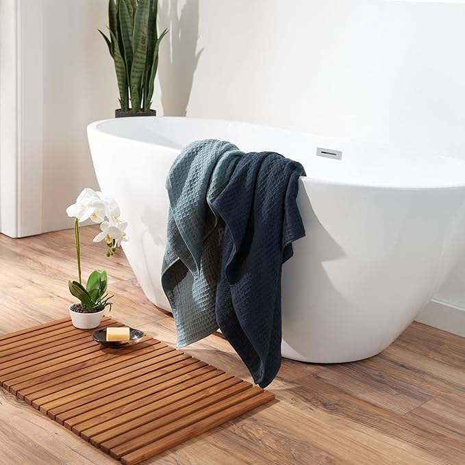 UCHINO Waffle Twist Cotton Weave Bath Towel for Bathroom Lightweight Absorbent Quick Dry Honeycomb Texture Solid Terry Loop Reverse 30" x 60", 1 Bath Towel, Ebony