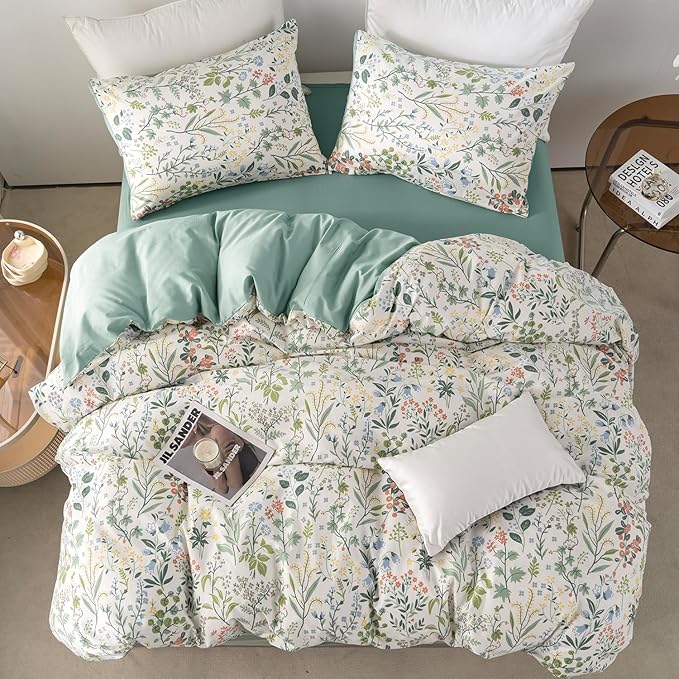 Queen Floral Comforter Set Soft Cute Floral Bedding Comforter Sets Garden Style Red Flower Print Botanical Flowers Comforter Set for All Seasons 1 Comforter and 2 Pillowcases