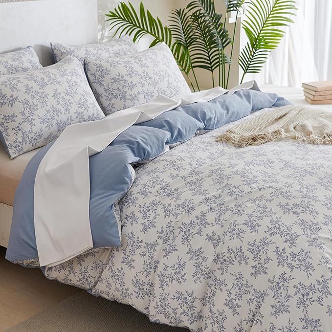 Floral Queen Comforter Set Soft Cute Floral Bedding Comforter Sets Garden Style Blue Flower Print Botanical Flowers Queen Comforter Set for All Seasons 1 Comforter and 1 Pillowcases