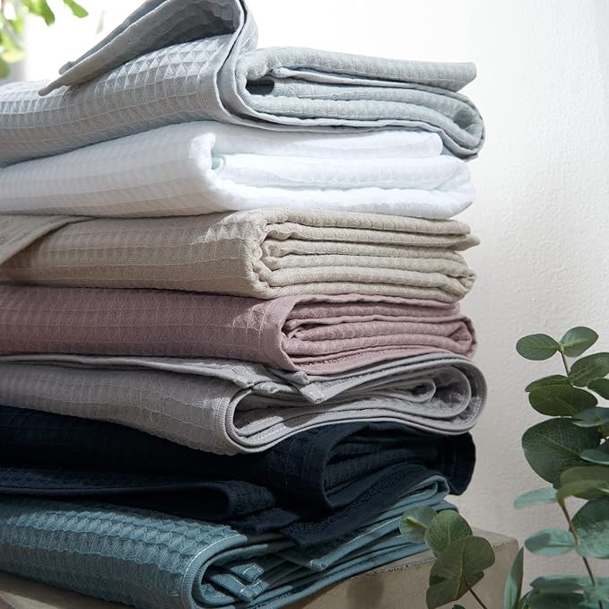 UCHINO Waffle Twist Cotton Weave Hand Towel for Bathroom Lightweight Absorbent Quick Dry Honeycomb Texture Solid Terry Loop Reverse 20" x 30", 1 Hand Towel, Eucalyptus