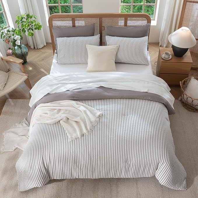 Comforter Set Queen Size Soft Luxury Washed Microfiber Jacquard 3 Pieces Bedding, White Grayish Purple Vertical Ticking Stripes Pattern Comforter with 2 Pillowcases Breathable Durable Comfy