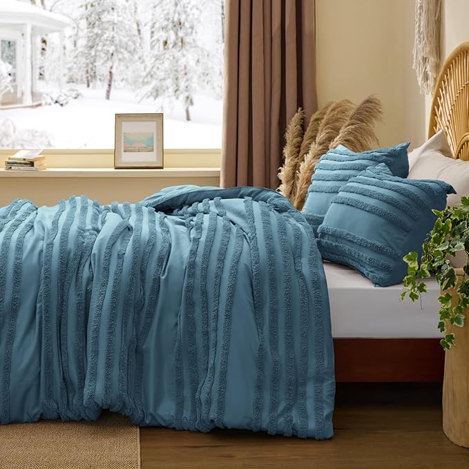 BEDELITE Boho King Size Comforter Set - Dusty Blue Tufted Striped Bed Set 3 Pieces, Soft Vintage Farmhouse Comforter for All Seasons, Boho Home Decor,Fluffy Jacquard Bedding with Pillow Sham