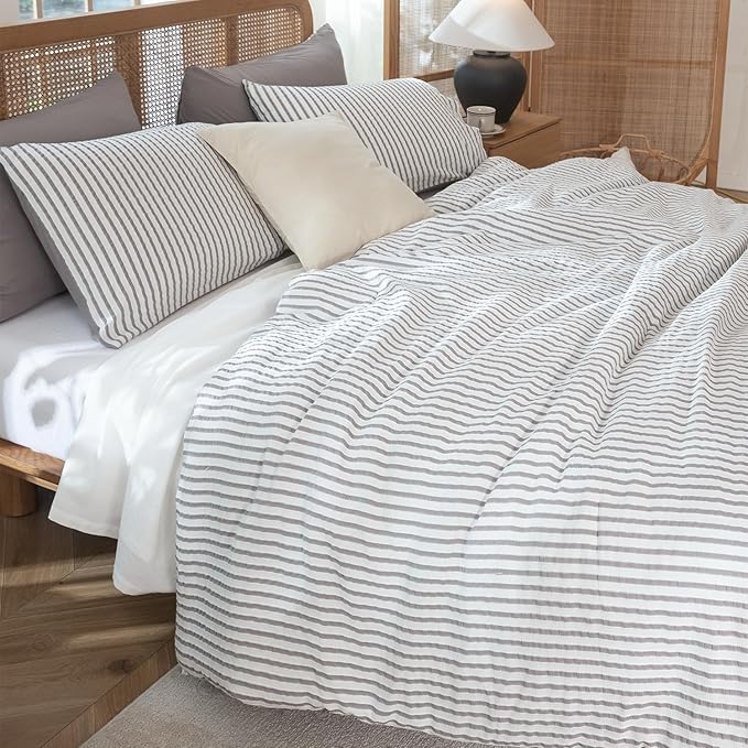 Comforter Set Queen Size Soft Luxury Washed Microfiber Jacquard 3 Pieces Bedding, White Grayish Purple Vertical Ticking Stripes Pattern Comforter with 2 Pillowcases Breathable Durable Comfy