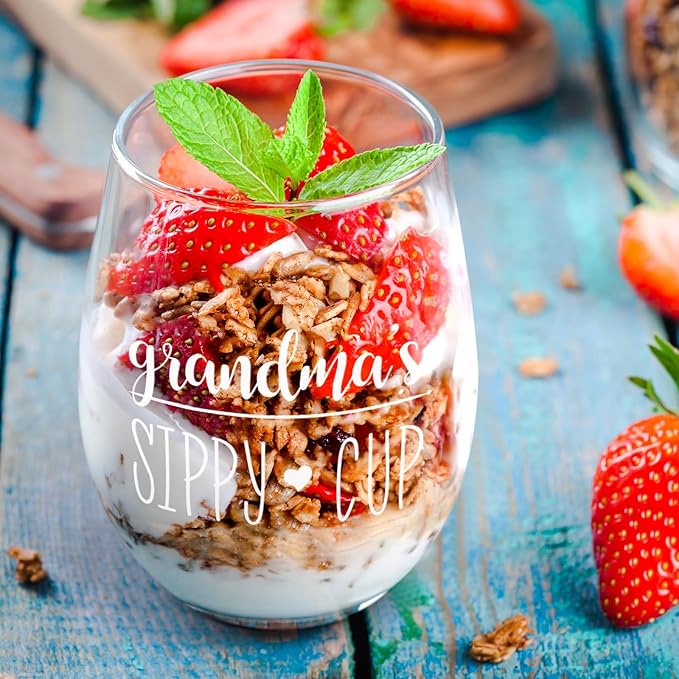Futtumy Grandma’s Sippy Cup Stemless Wine Glass, Grandma Wine Glass, Grandma Christmas Gifts from Grandkids, Mothers Day Gifts for Grandma, Grandma Gifts for Grandmother New Grandma Nana Mimi