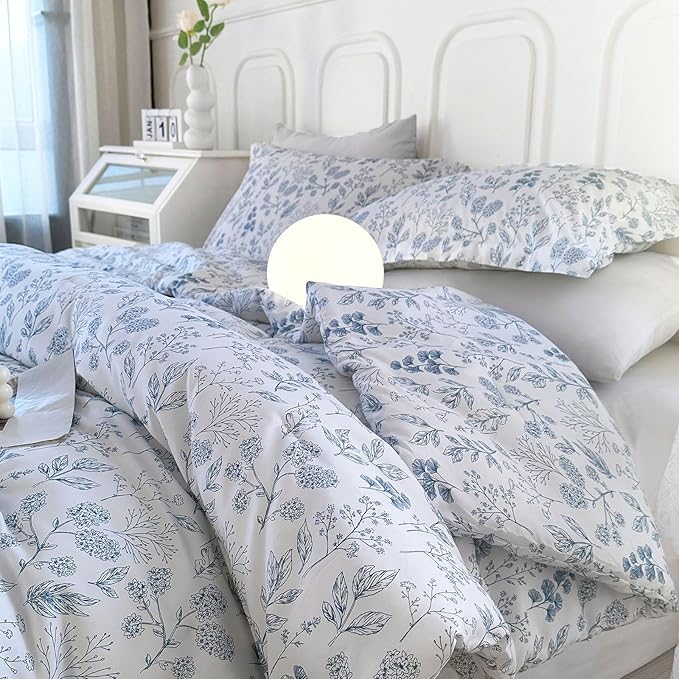 EAVD Queen Comforter Set White and Blue Floral Bedding Set for Women Soft Microfiber 3-Piece Vintage Garden Floral Comforter Set with 2 Pillowcases Botanical Bedding Set for All-Season