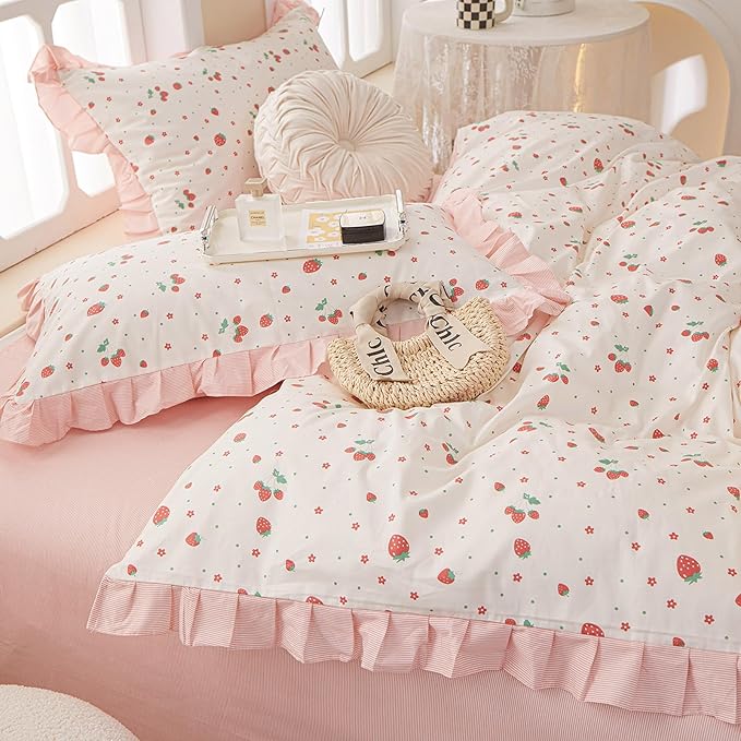 Kawaii Strawberry Duvet Cover Twin XL Girls Princess Pink Lace Duvet Cover 100% Cotton Cute Ruffle Bedding Set Twin XL Romantic Strawberry Print Ruffled Comforter Cover with Zipper Closure