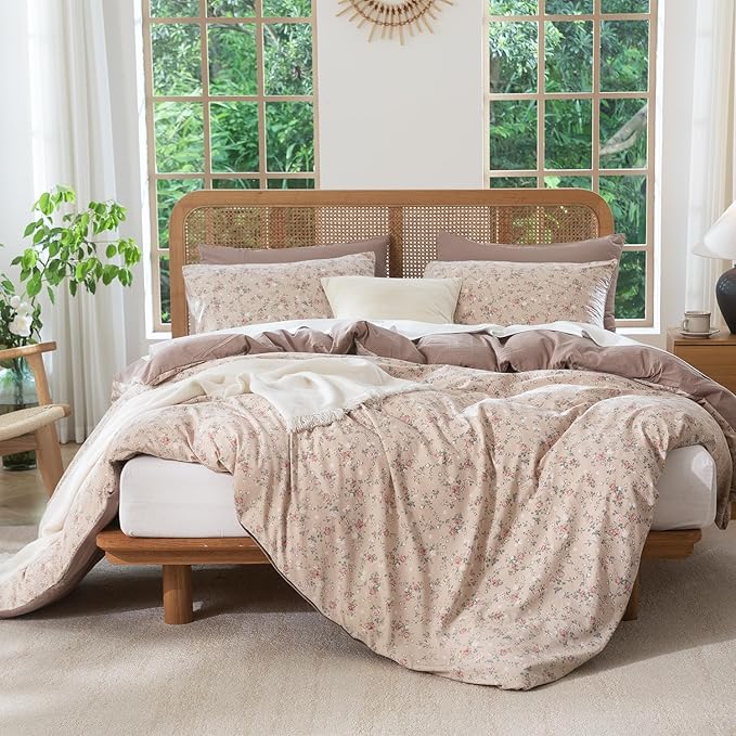 Comforter Queen Set Floral 3 Pieces Soft Cute Fresh Floral Bedding Lightweight Garden Style Floral Botanical Comforter for All Seasons and 2 Pillowcases