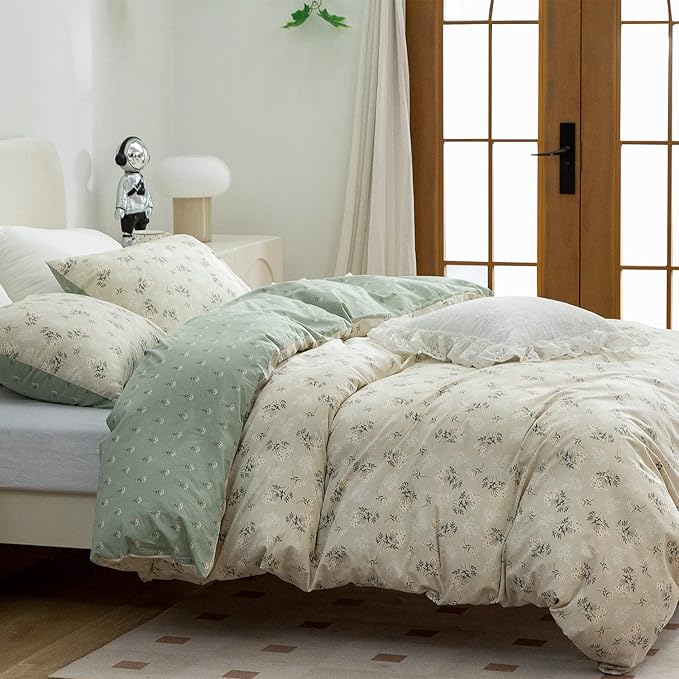 King Comforter Set - Soft Cute Floral Bedding, Green Flower Print Botanical Garden Style, 1 Comforter and 1 Pillowcases for All Seasons
