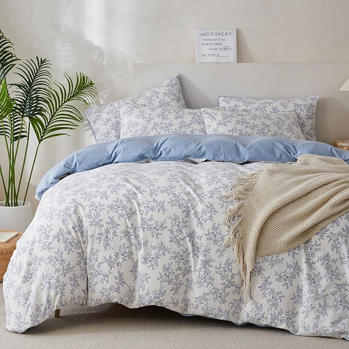 Floral Queen Comforter Set Soft Cute Floral Bedding Comforter Sets Garden Style Blue Flower Print Botanical Flowers Queen Comforter Set for All Seasons 1 Comforter and 1 Pillowcases