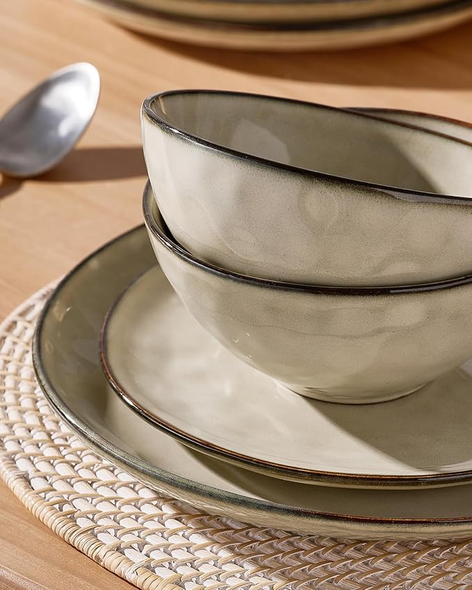 Famiware Dinnerware Sets for 8, Ocean Round 24-Piece Kitchen Plates and Bowls Sets, Microwave and Dishwasher Safe, Scratch Resistant, Light khaki