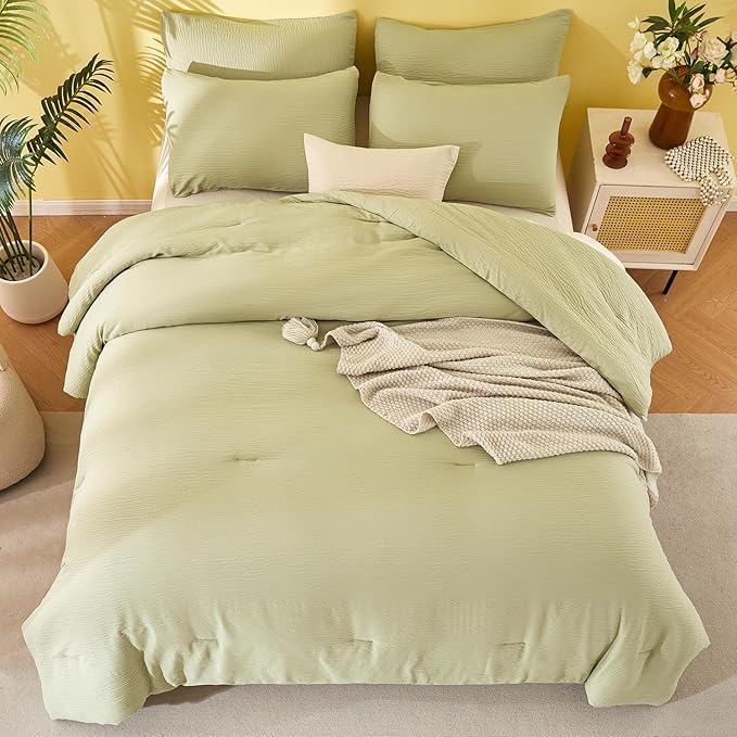 3 Pieces Sage Green King Comforter Set, Lightweight Double-Layer Crinkle Gauze All Season Soft Bedding (90x104 in Comforter & 2 Pillowcases)