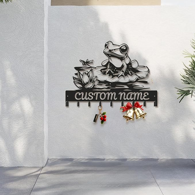 Custom Frog Key Holder for Wall Entryway, Personalized Metal Name Sign with Hooks Coat Rack & Dog Leash Holder, Decorative Wall Hanger Organizer (Style-1)