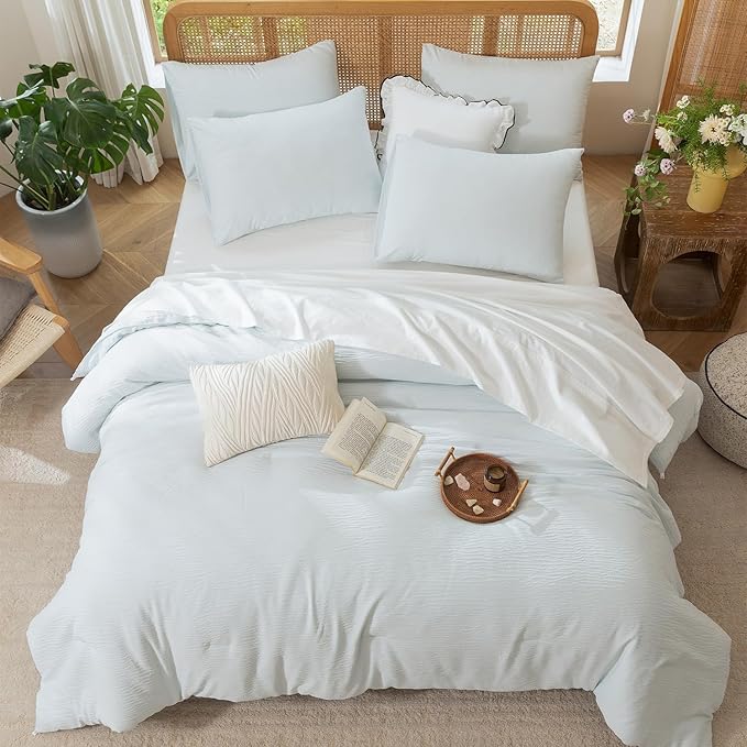 3 Pieces Light Blue Queen Comforter Set, Lightweight Double-Layer Crinkle Gauze All Season Soft Bedding (90x90 in Comforter & 2 Pillowcases)