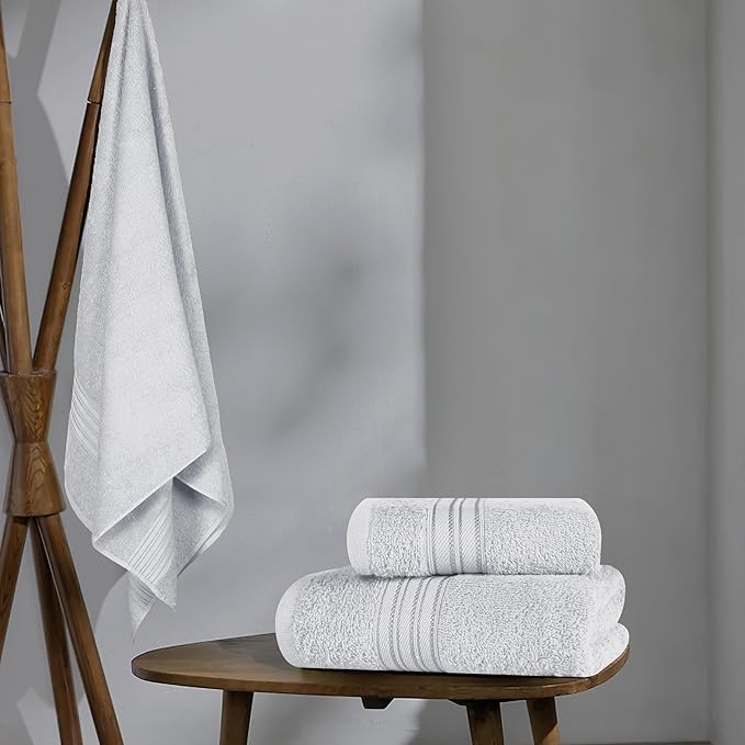 BOUTIQUO Ultra Soft 3 Pack Cotton Towel Set, Contains a Bath Towels 28x55 inch, a Hand Towels 16x24 inch & a Wash Coths 12x12 inch, Ideal Everyday use, Compact & Lightweight - Light Grey
