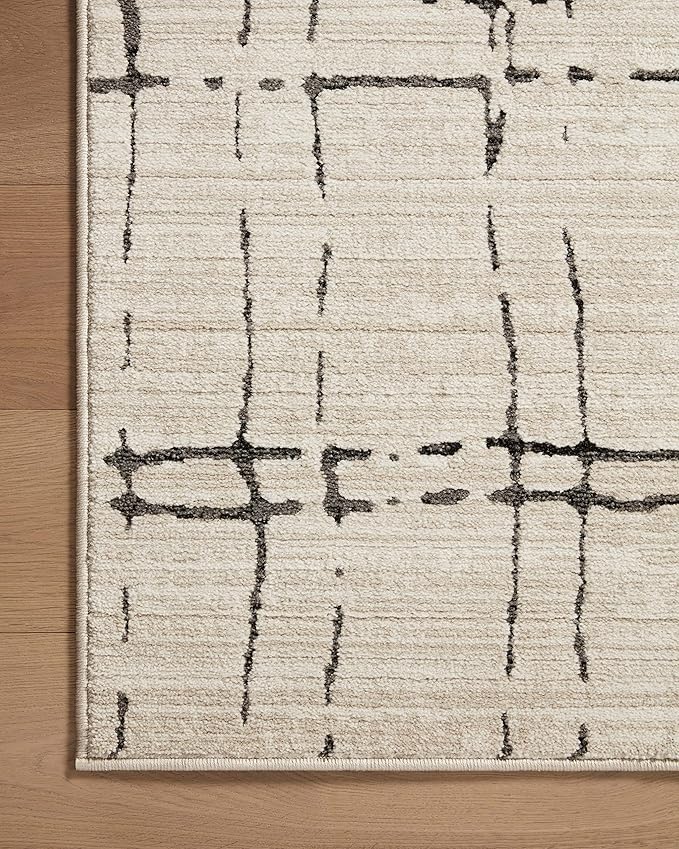 Loloi Darby Collection DAR-06 Sand/Dk. Grey 2'-7" x 8'-0" Runner Rug