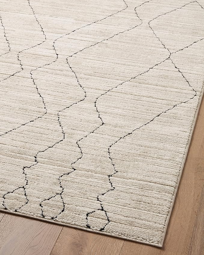 Loloi Darby Collection DAR-03 Sand/Charcoal 2'-7" x 8'-0" Runner Rug