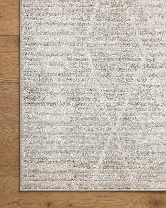 Loloi Kamala Collection KAM-02 Ivory/Silver 5'-3" x 7'-9" Area Rug